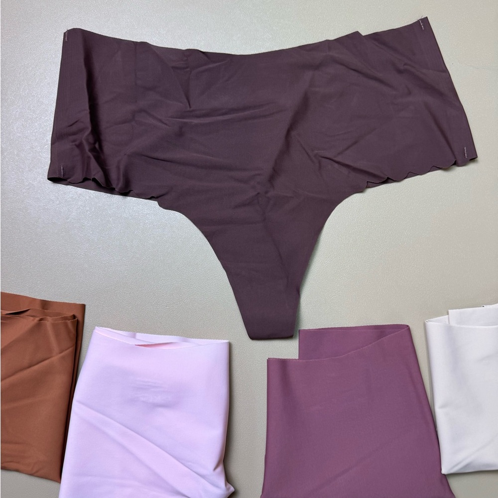 Women’s Seamless Thong Underwear No Show Stretch Panties NWOT Five Pairs - Picture 2 of 5